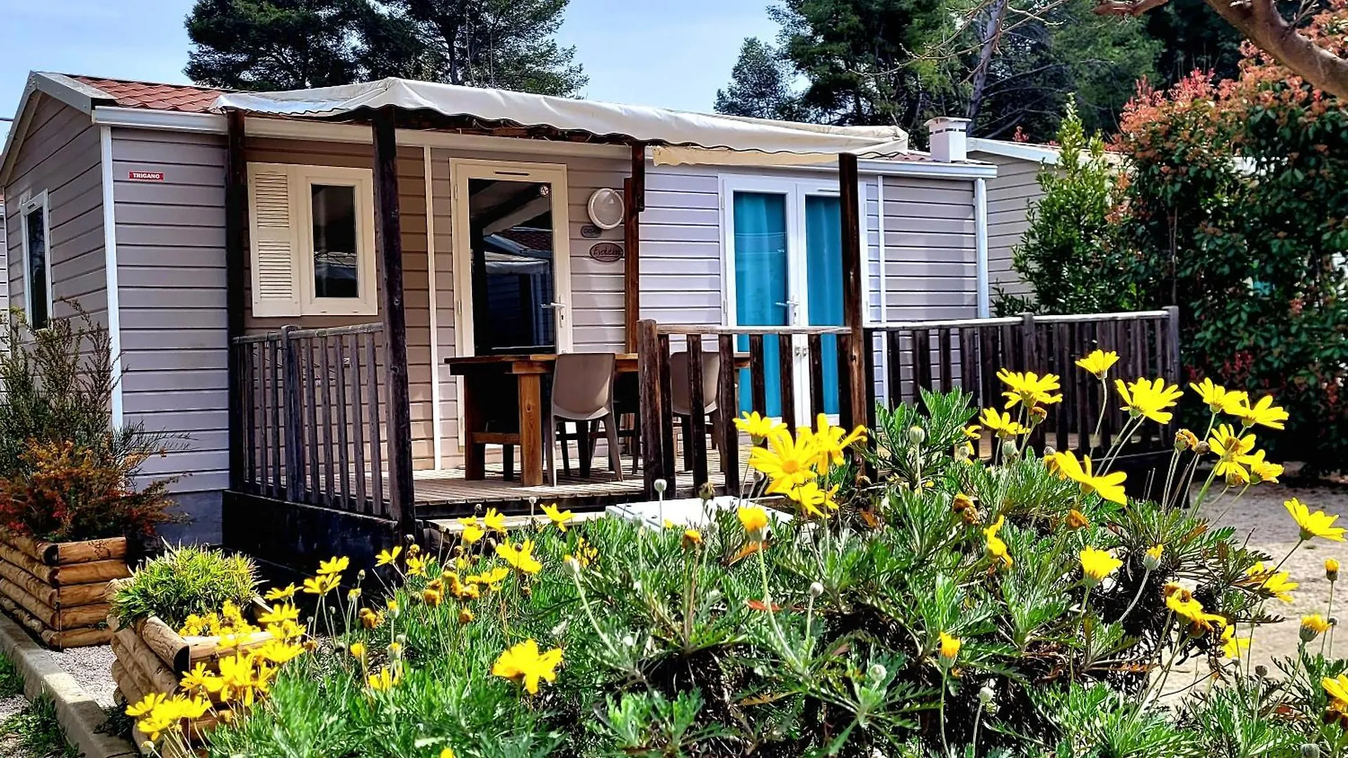 캠프장 Camping Aux Portes De Cassis 로크포르라베둘